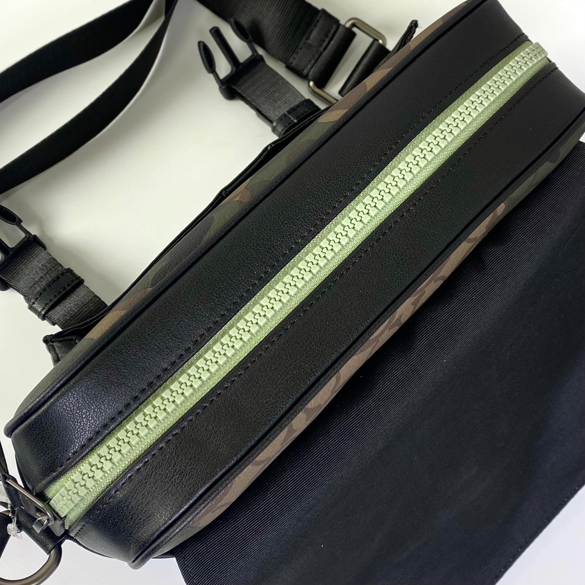 Túi Coach Track Crossbody Camo DS Black